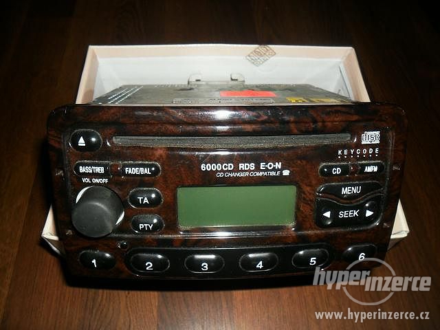 5192409-original-ford-6000-cd-vzor-dreva-ghia-1.jpg