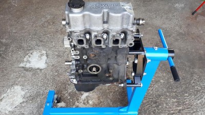 Motor_na_drziaku_2.JPG