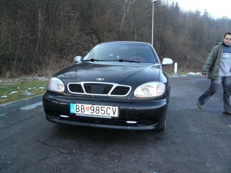 Tu su zapnute pocas  dna. Az tak dobre ich nevidno preto ich chem nahradit.<br />Mam kupene diody 60 000 mcd ale nastal problem ze sa nedaju dat velmi na plosak lebo nozicky maju trozja hrubsie :) Ale  ja sa pohram