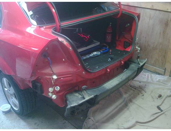 auto bez nárazníka