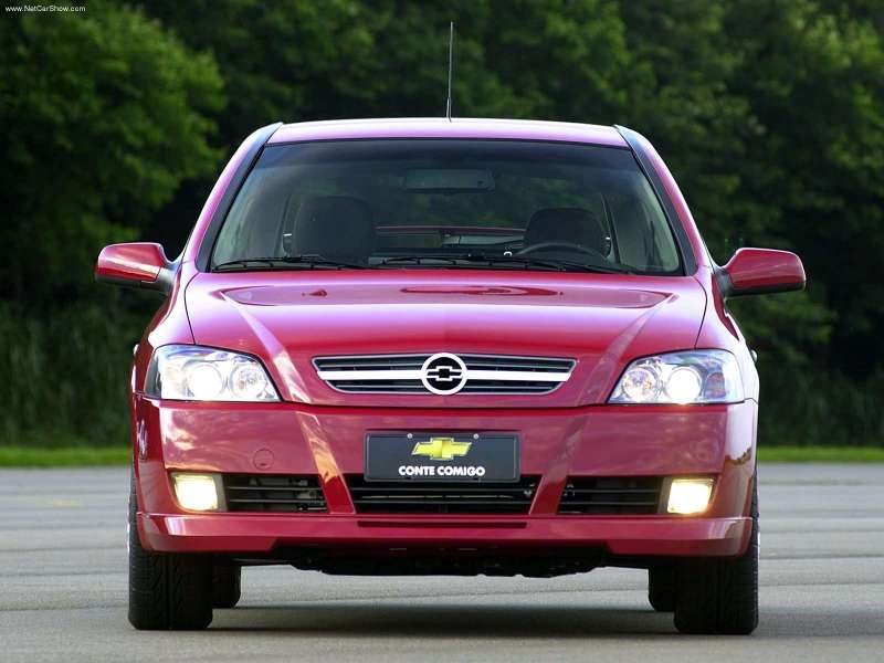 Chevrolet-Astra_GSi_2.0_16V_2005_800x600_wallpaper_04.jpg