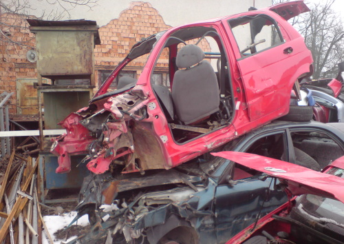 Vraky v Daewoo salóne (5).jpg